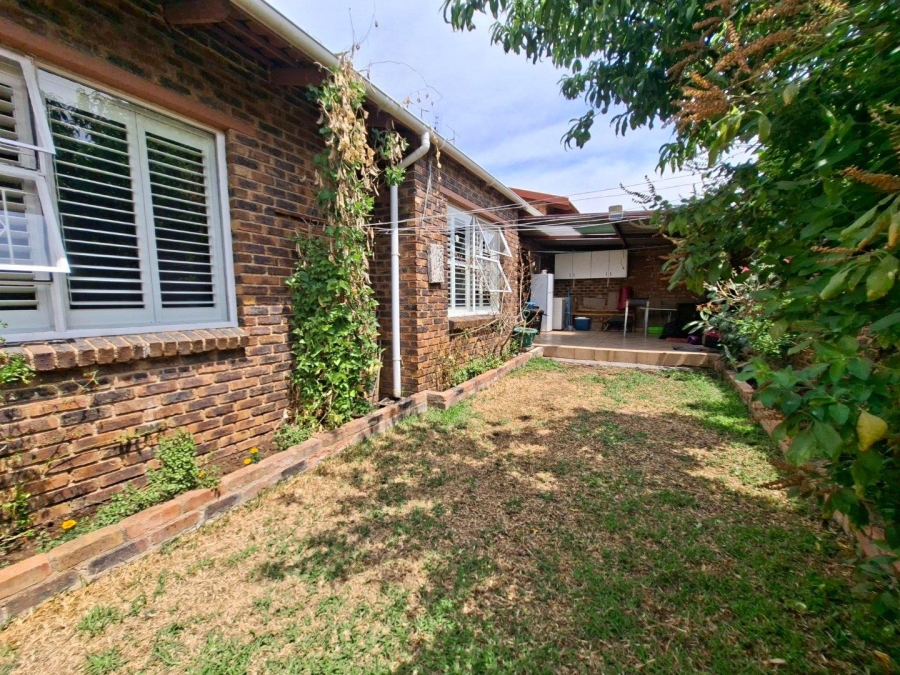 To Let 3 Bedroom Property for Rent in Buccleuch Gauteng