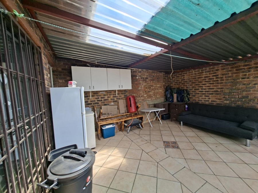 To Let 3 Bedroom Property for Rent in Buccleuch Gauteng