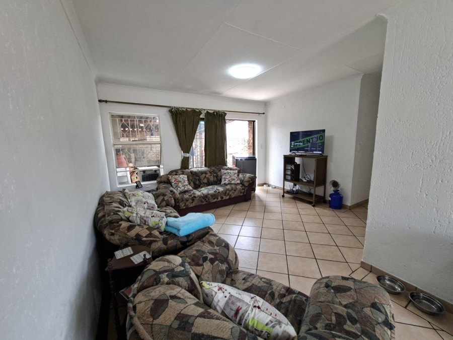 To Let 3 Bedroom Property for Rent in Buccleuch Gauteng