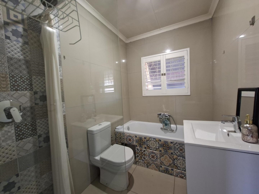 To Let 3 Bedroom Property for Rent in Buccleuch Gauteng