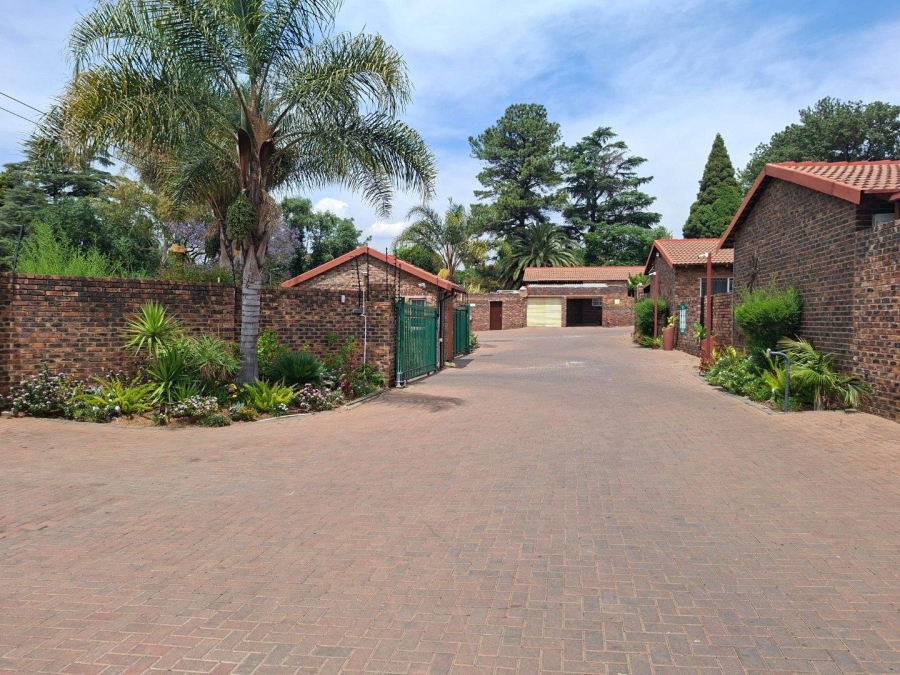 To Let 3 Bedroom Property for Rent in Buccleuch Gauteng