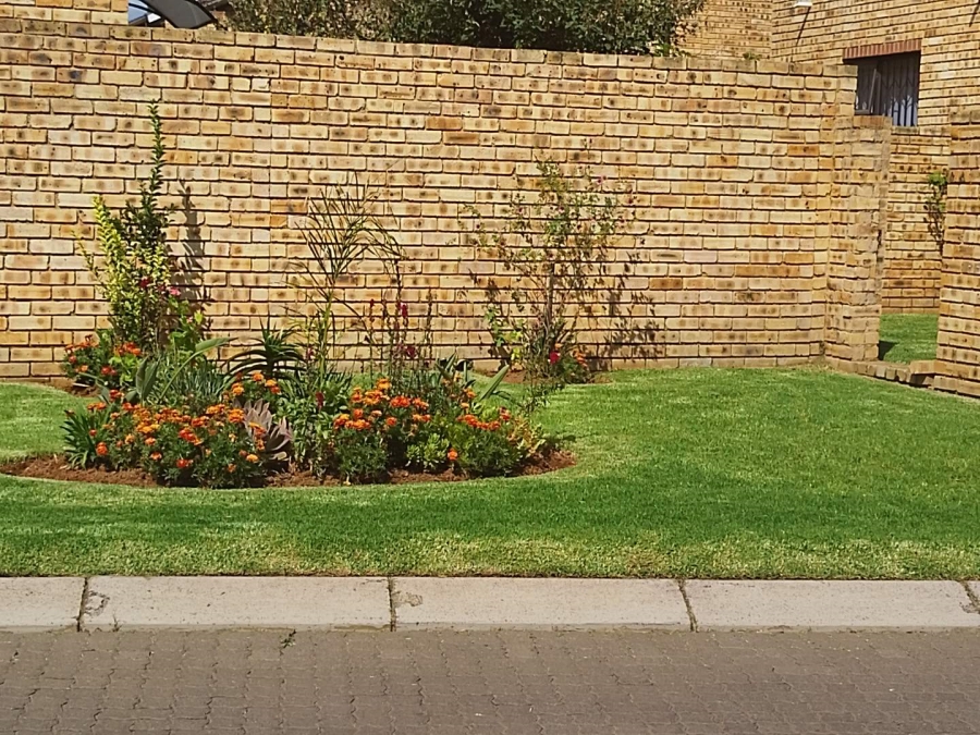 2 Bedroom Property for Sale in Brentwood Gauteng