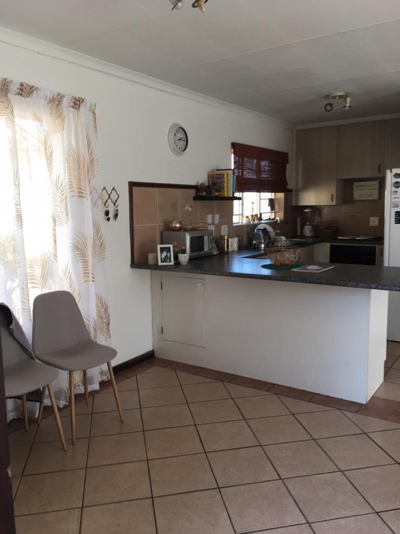 2 Bedroom Property for Sale in Die Hoewes Gauteng