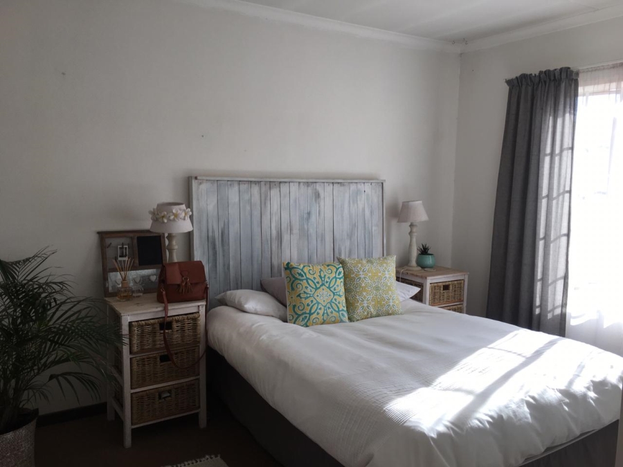 2 Bedroom Property for Sale in Die Hoewes Gauteng