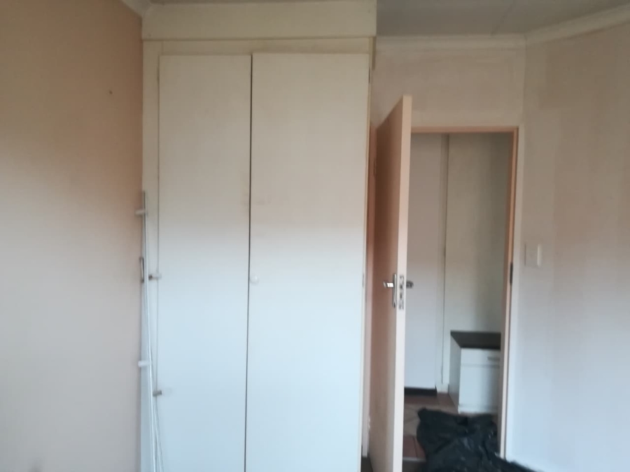 2 Bedroom Property for Sale in Die Hoewes Gauteng