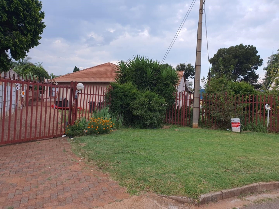 3 Bedroom Property for Sale in Birchleigh Gauteng