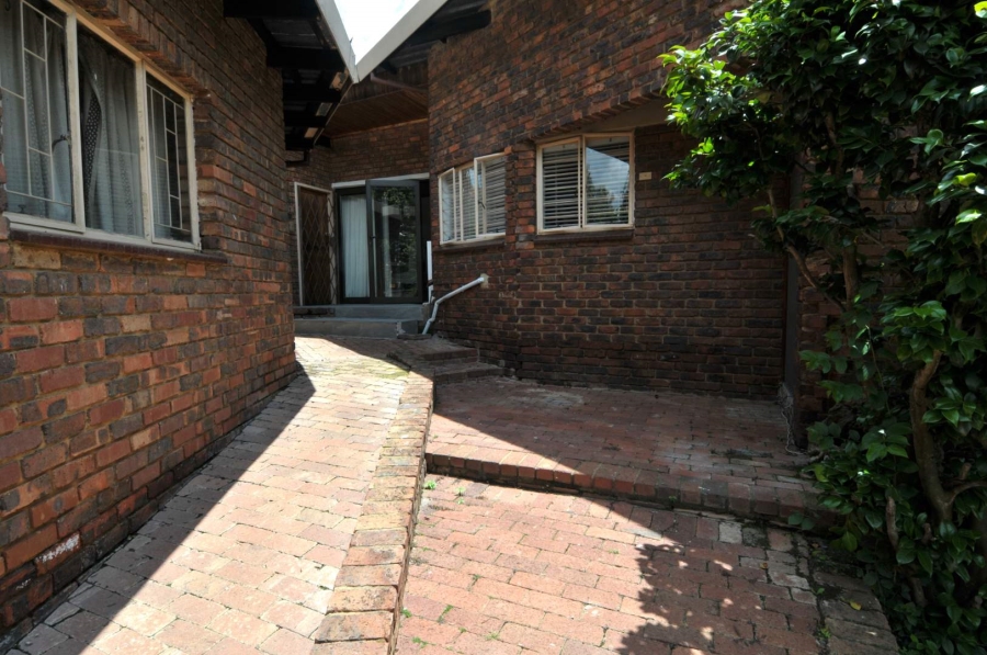 4 Bedroom Property for Sale in Waterkloof Glen Gauteng
