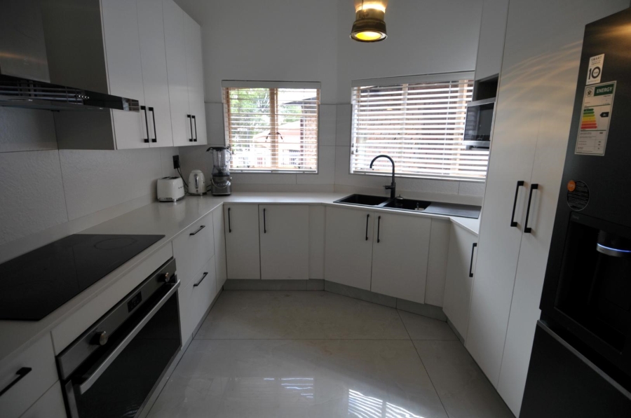 4 Bedroom Property for Sale in Waterkloof Glen Gauteng