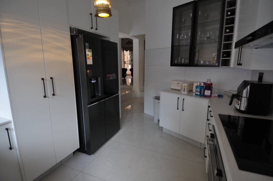 4 Bedroom Property for Sale in Waterkloof Glen Gauteng