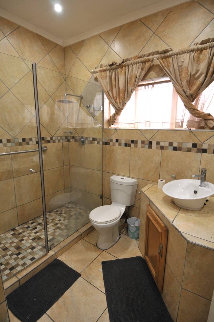 4 Bedroom Property for Sale in Waterkloof Glen Gauteng