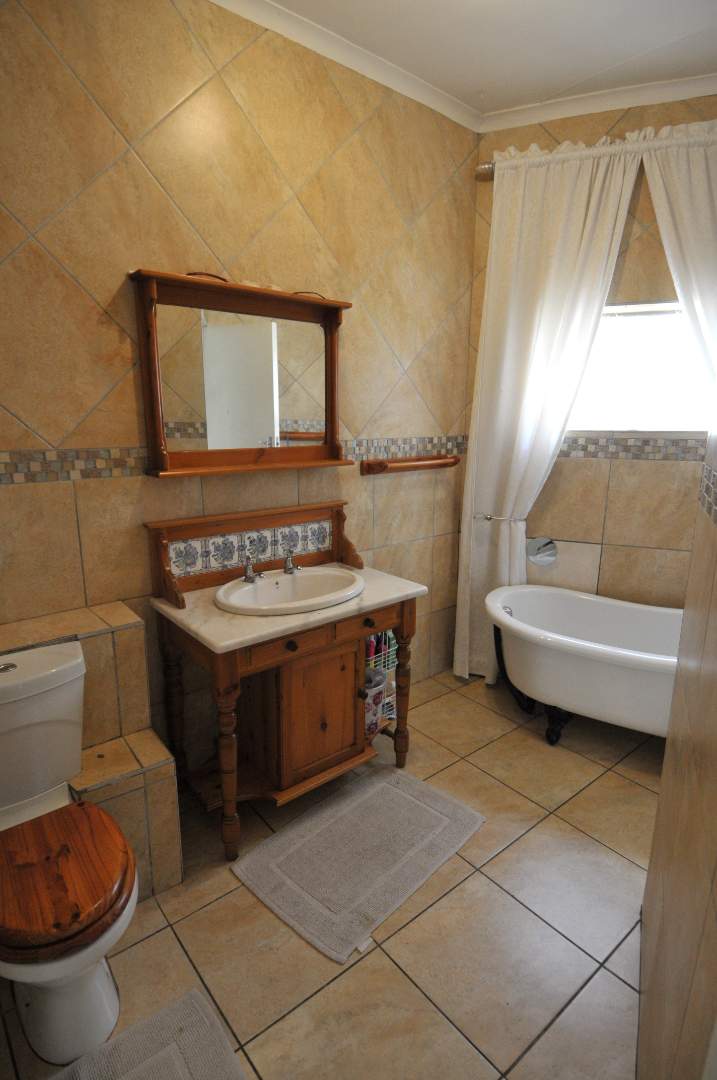 4 Bedroom Property for Sale in Waterkloof Glen Gauteng