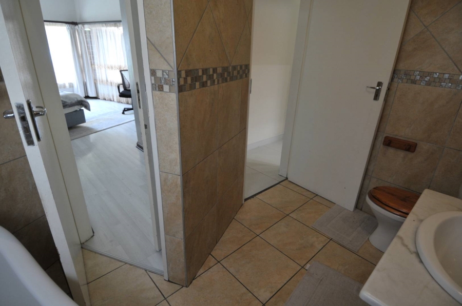 4 Bedroom Property for Sale in Waterkloof Glen Gauteng