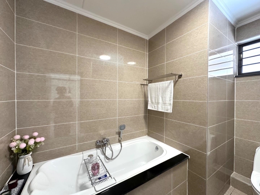 To Let 2 Bedroom Property for Rent in Blue Hills Gauteng