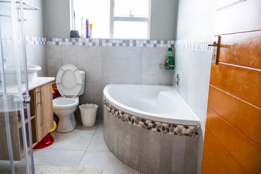 3 Bedroom Property for Sale in The Orchards Gauteng