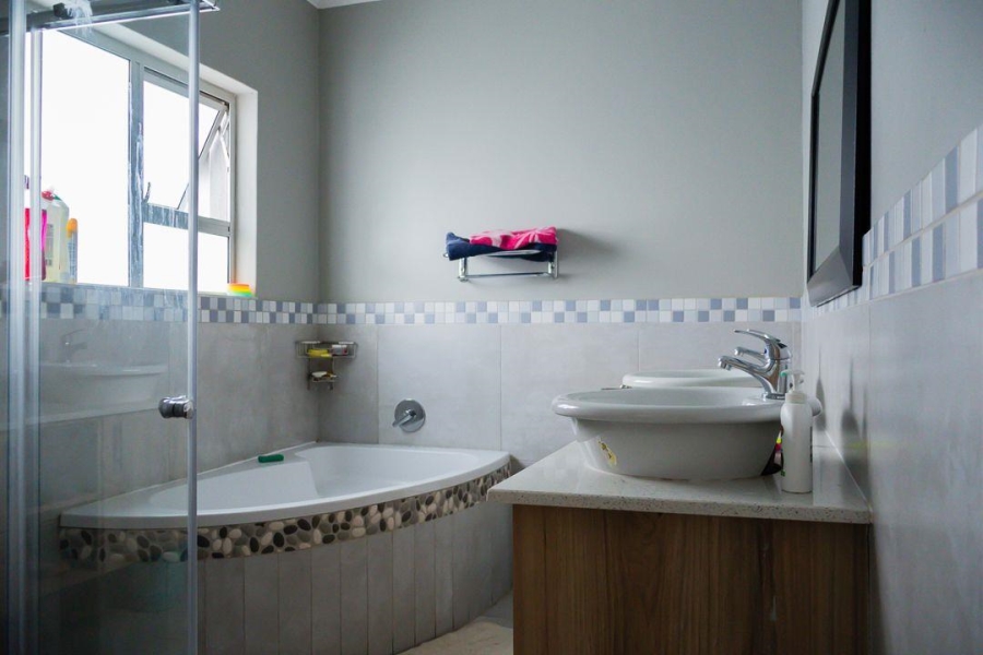 3 Bedroom Property for Sale in The Orchards Gauteng