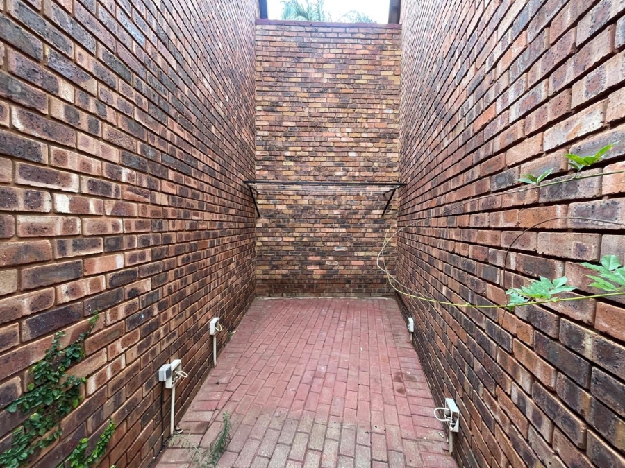 3 Bedroom Property for Sale in Weavind Park Gauteng