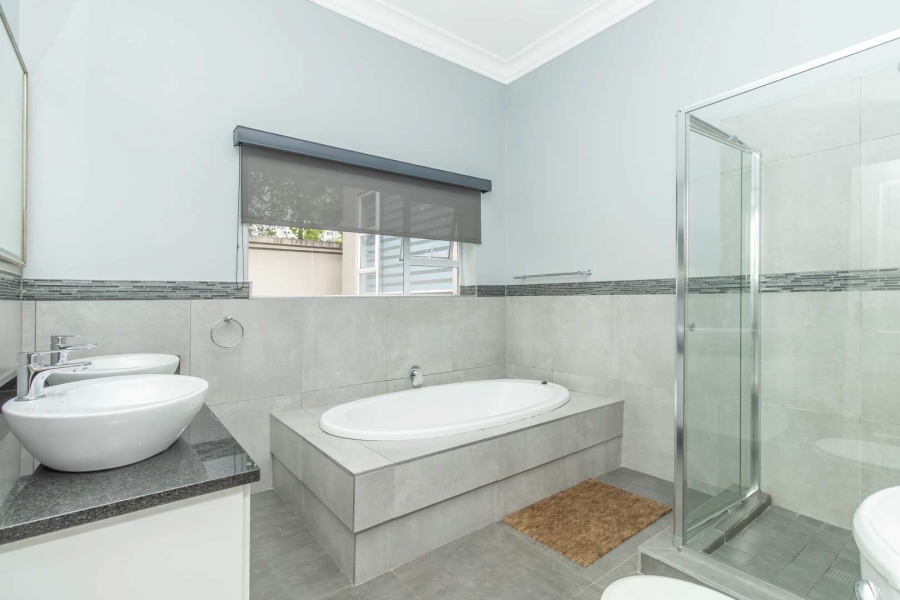 4 Bedroom Property for Sale in Kyalami Estates Gauteng