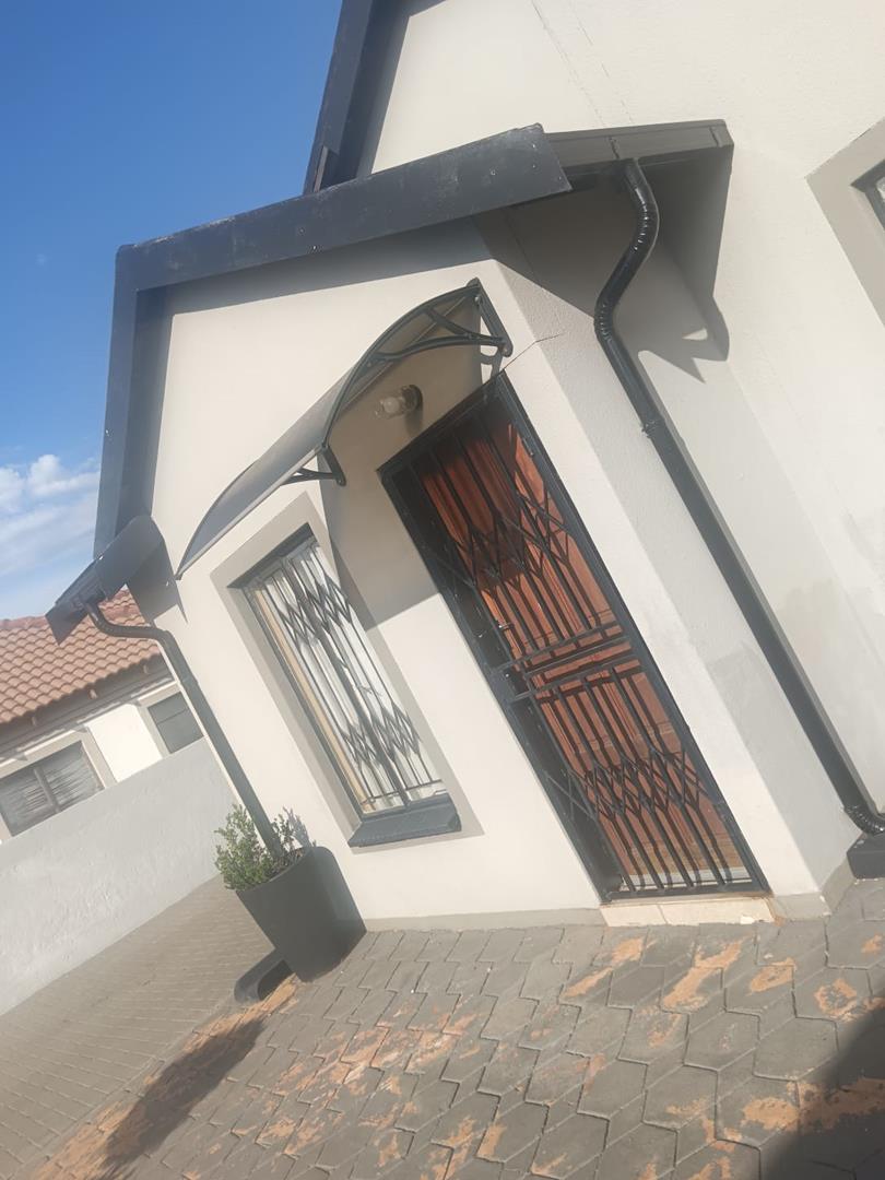 To Let 3 Bedroom Property for Rent in Nkwe Estate Gauteng