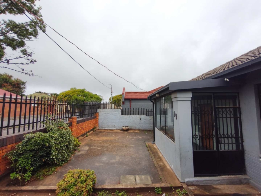 7 Bedroom Property for Sale in Brixton Gauteng