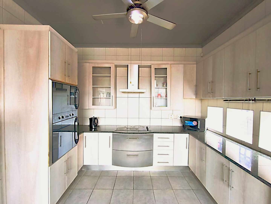 8 Bedroom Property for Sale in Brixton Gauteng