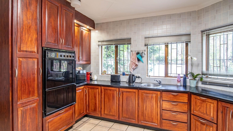 5 Bedroom Property for Sale in Northcliff Gauteng