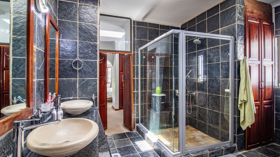 5 Bedroom Property for Sale in Northcliff Gauteng