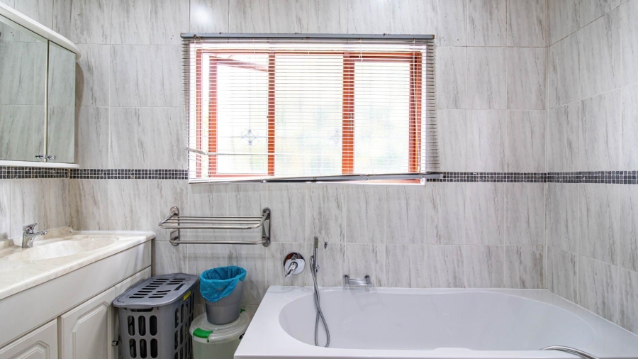 5 Bedroom Property for Sale in Northcliff Gauteng