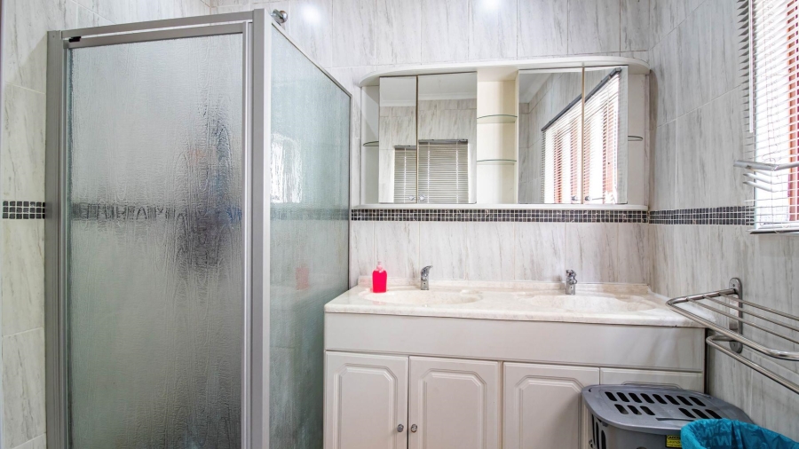 5 Bedroom Property for Sale in Northcliff Gauteng