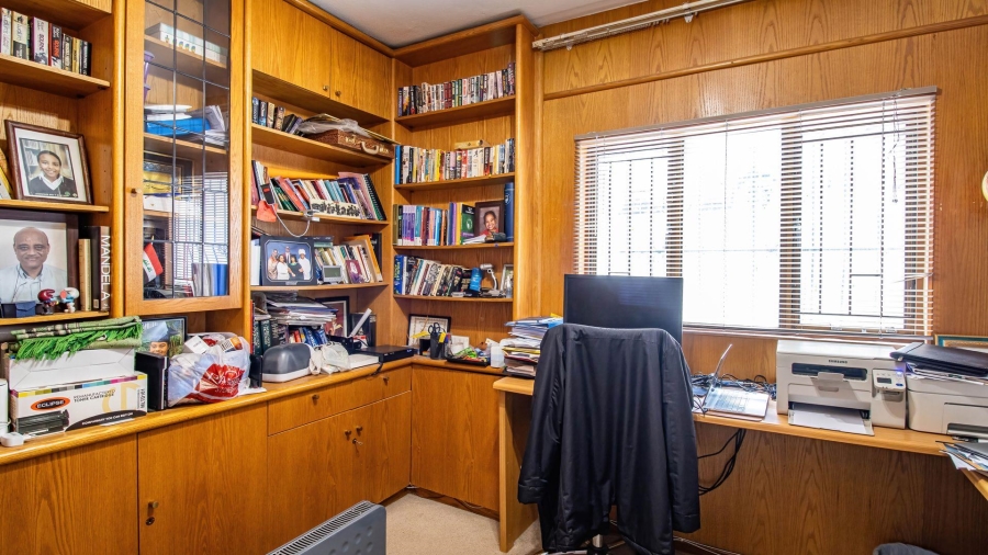 5 Bedroom Property for Sale in Northcliff Gauteng