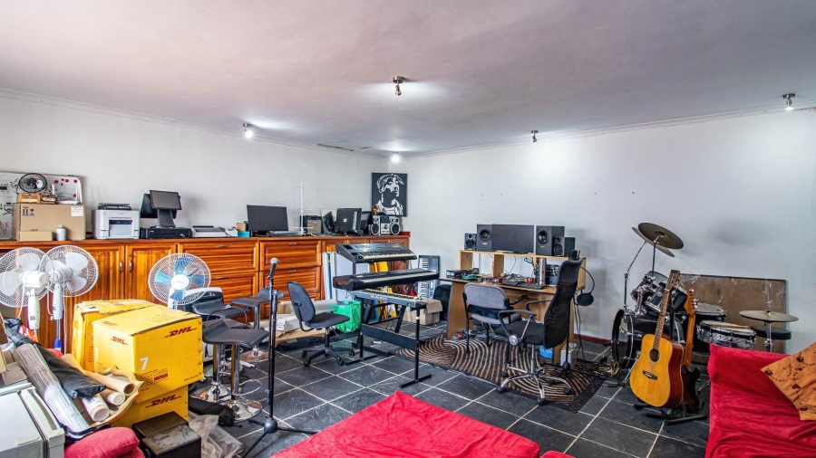 5 Bedroom Property for Sale in Northcliff Gauteng