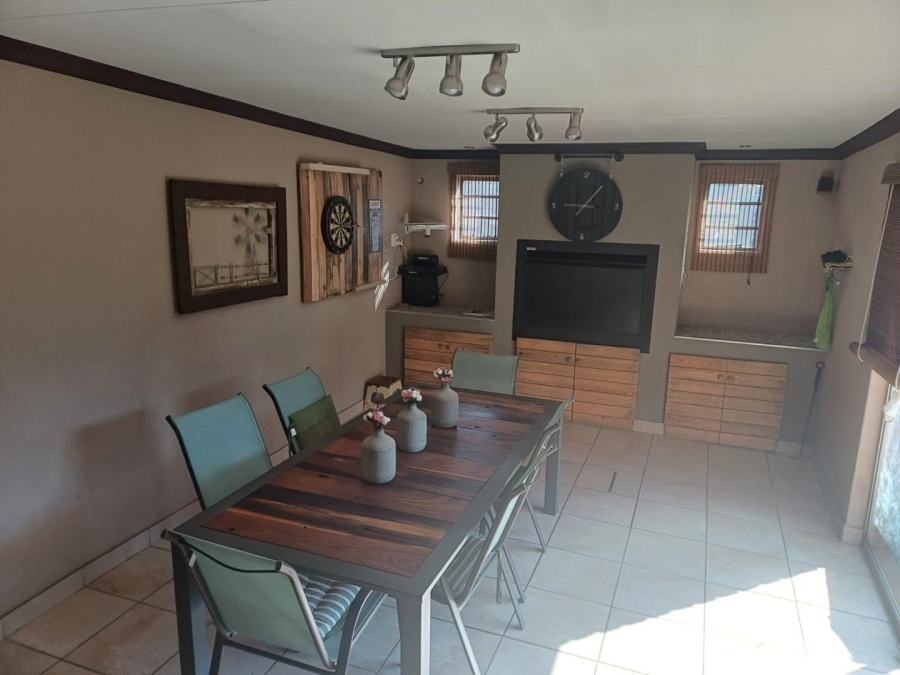 3 Bedroom Property for Sale in Zwartkop Gauteng