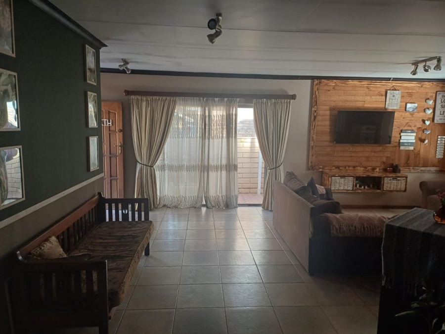 3 Bedroom Property for Sale in Zwartkop Gauteng