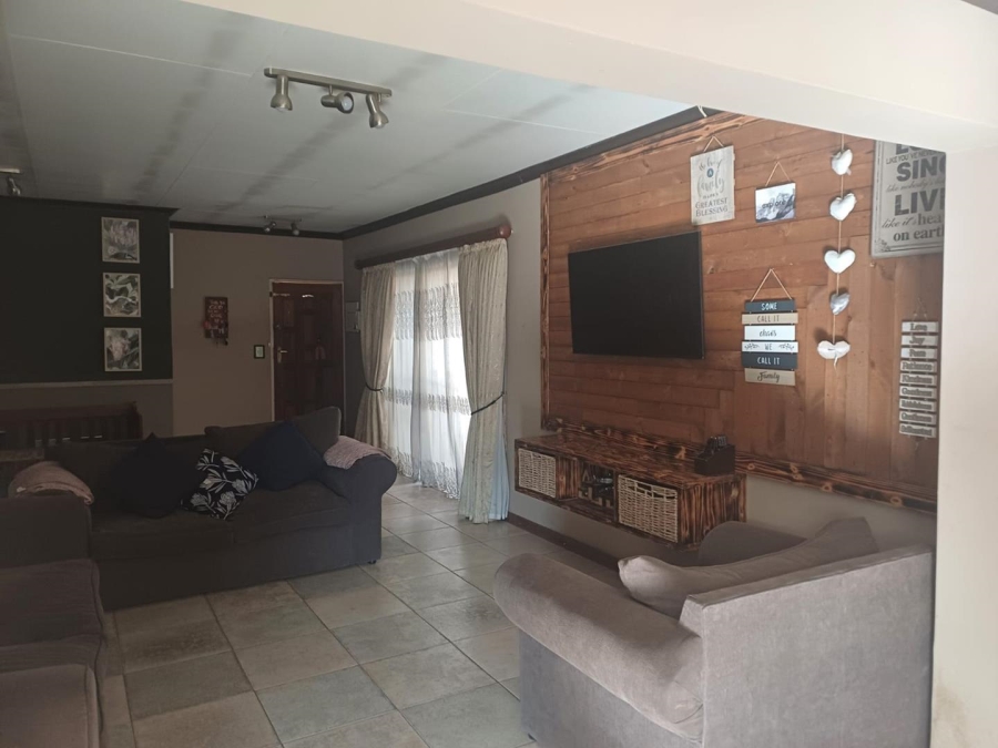 3 Bedroom Property for Sale in Zwartkop Gauteng