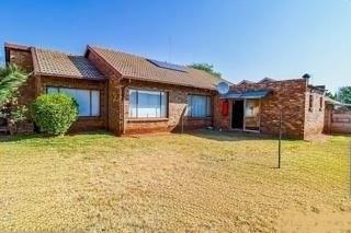 3 Bedroom Property for Sale in Zwartkop Gauteng