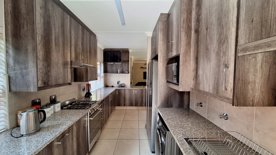 3 Bedroom Property for Sale in Honeydew Ridge Gauteng