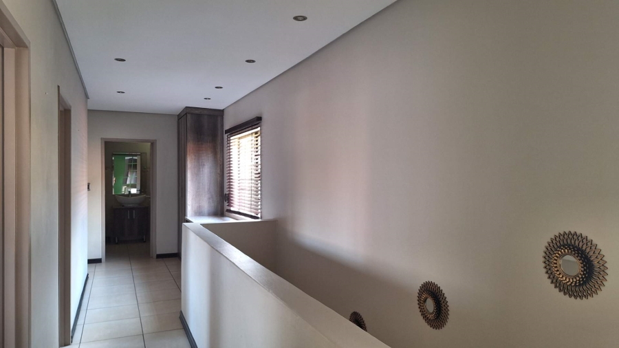 3 Bedroom Property for Sale in Honeydew Ridge Gauteng