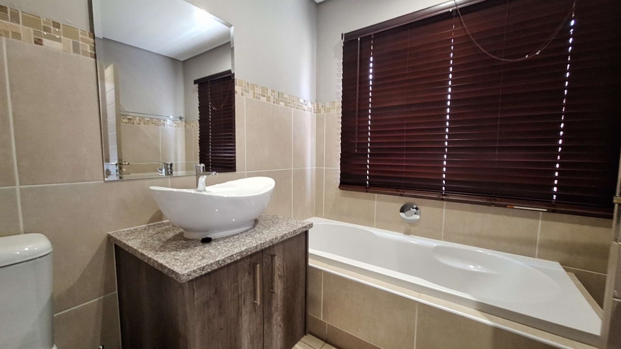 3 Bedroom Property for Sale in Honeydew Ridge Gauteng