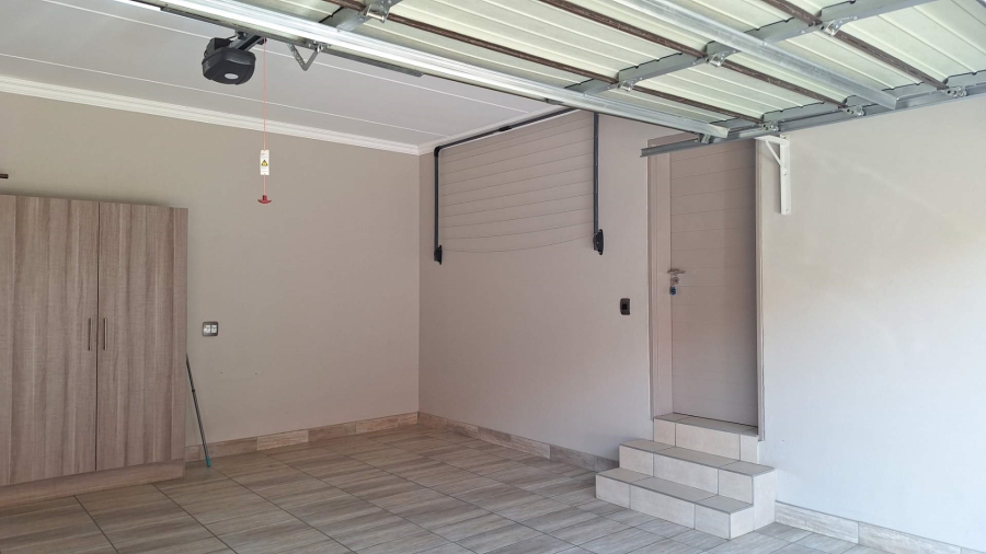 3 Bedroom Property for Sale in Honeydew Ridge Gauteng