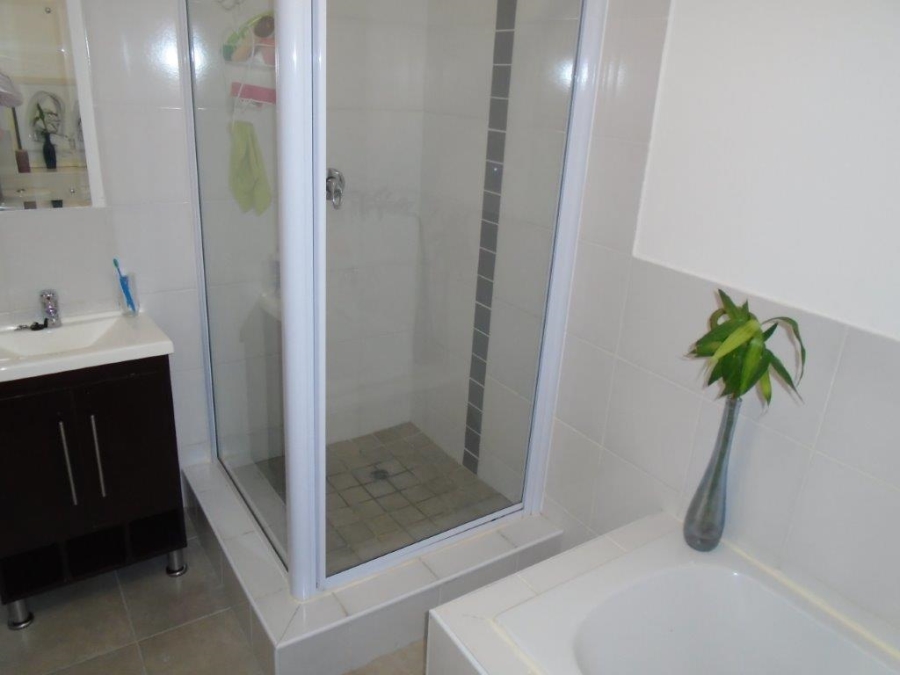 1 Bedroom Property for Sale in Ferndale Gauteng