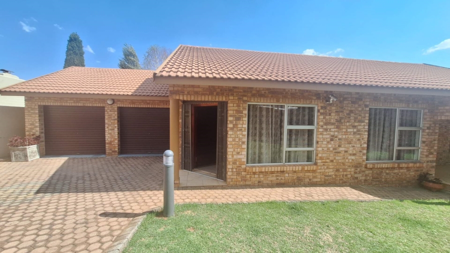 To Let 3 Bedroom Property for Rent in Northcliff Gauteng