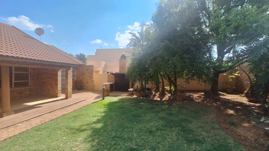 To Let 3 Bedroom Property for Rent in Northcliff Gauteng