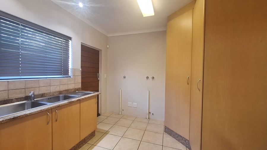 To Let 3 Bedroom Property for Rent in Northcliff Gauteng