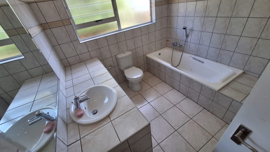 To Let 3 Bedroom Property for Rent in Northcliff Gauteng