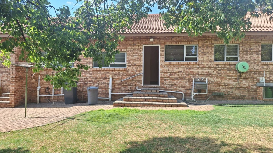 To Let 3 Bedroom Property for Rent in Northcliff Gauteng