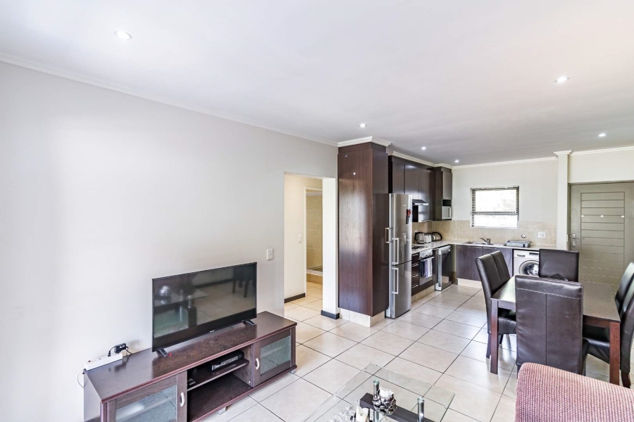 To Let 2 Bedroom Property for Rent in Barbeque Downs Gauteng