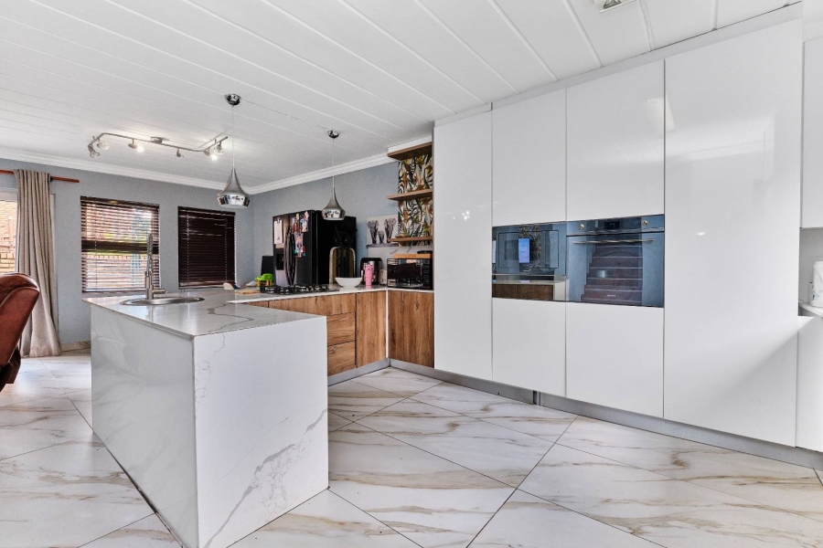 3 Bedroom Property for Sale in Ferndale Gauteng