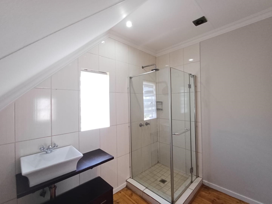 To Let 2 Bedroom Property for Rent in Sonneglans Gauteng