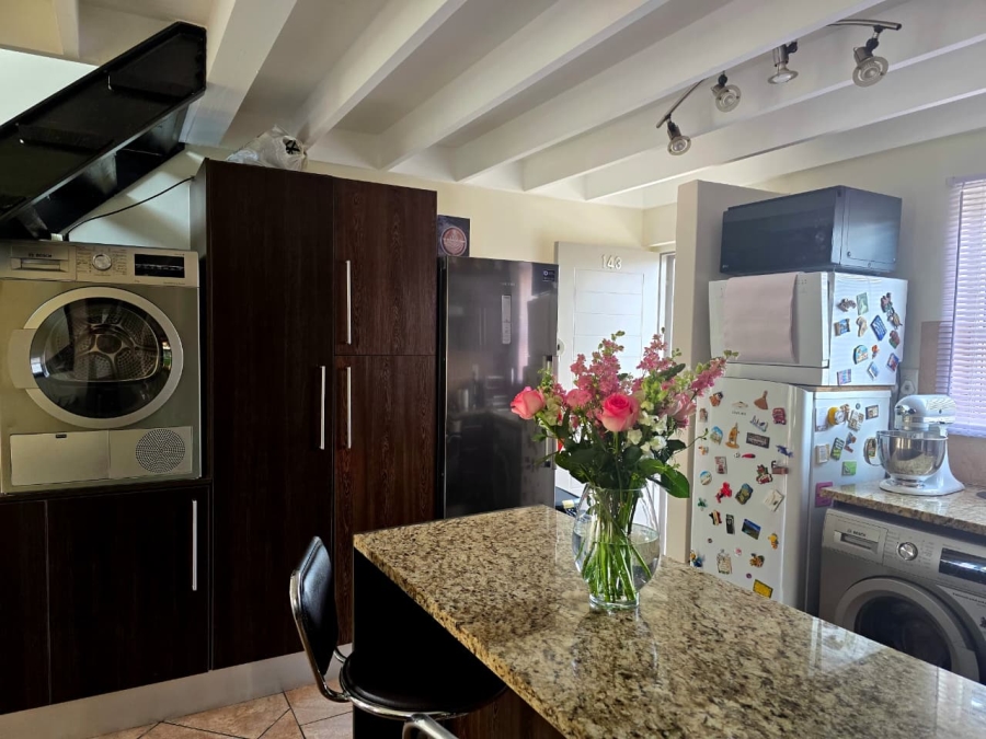 1 Bedroom Property for Sale in Lonehill Gauteng