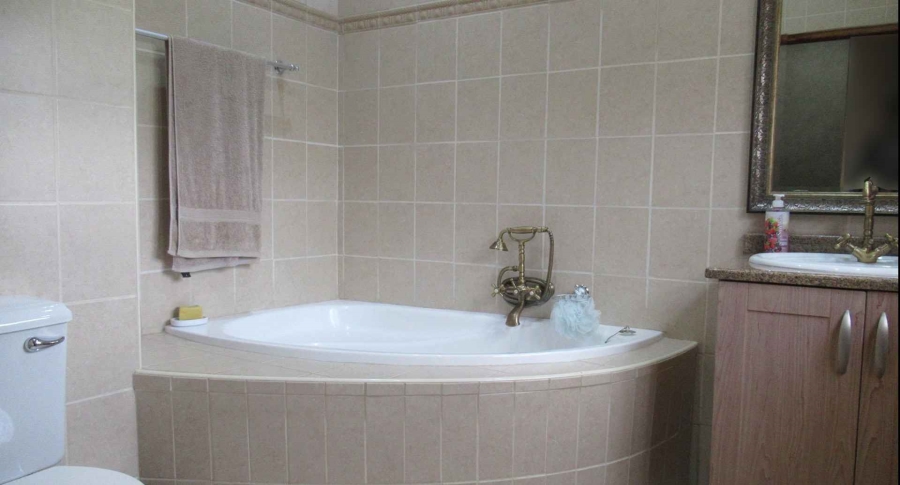 4 Bedroom Property for Sale in Roodepoort Gauteng