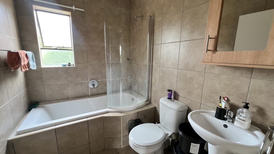 2 Bedroom Property for Sale in Alveda Park Gauteng